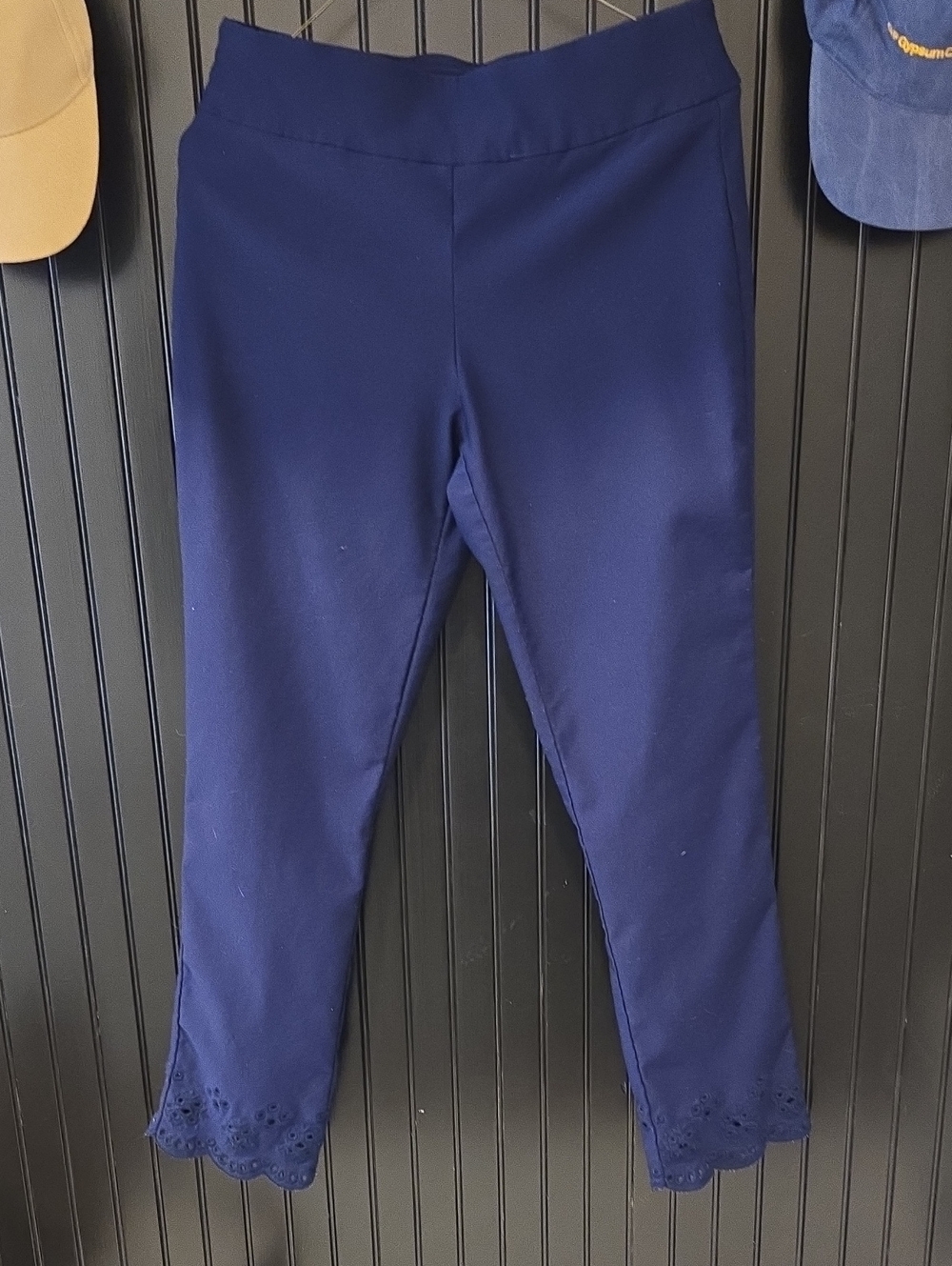 Woman's Crown & Ivy Navy Stretch Knit Leggings with Scalloped Hem